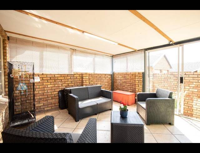 2 BEDROOM APARTMENT FOR SALE IN AMBERFIELD